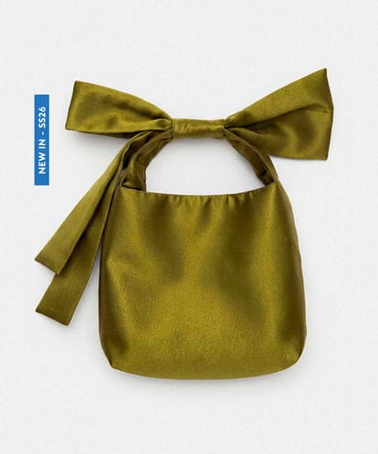 ともりん　新品 TARA JARMON シルクリボンブラウス TARA JARMON 六本木に新店オープン | イトキン株式会社のプレスリリース